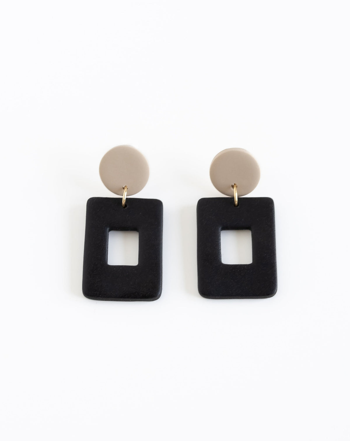 Muna earrings in Black color, front view