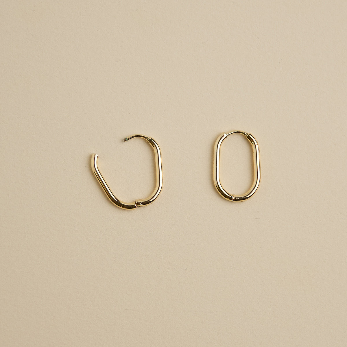 Oval Hoop earrings- Minimal