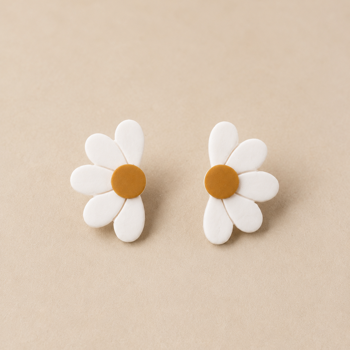 DAISY STUD EARRINGS GOLD JEWELRY
