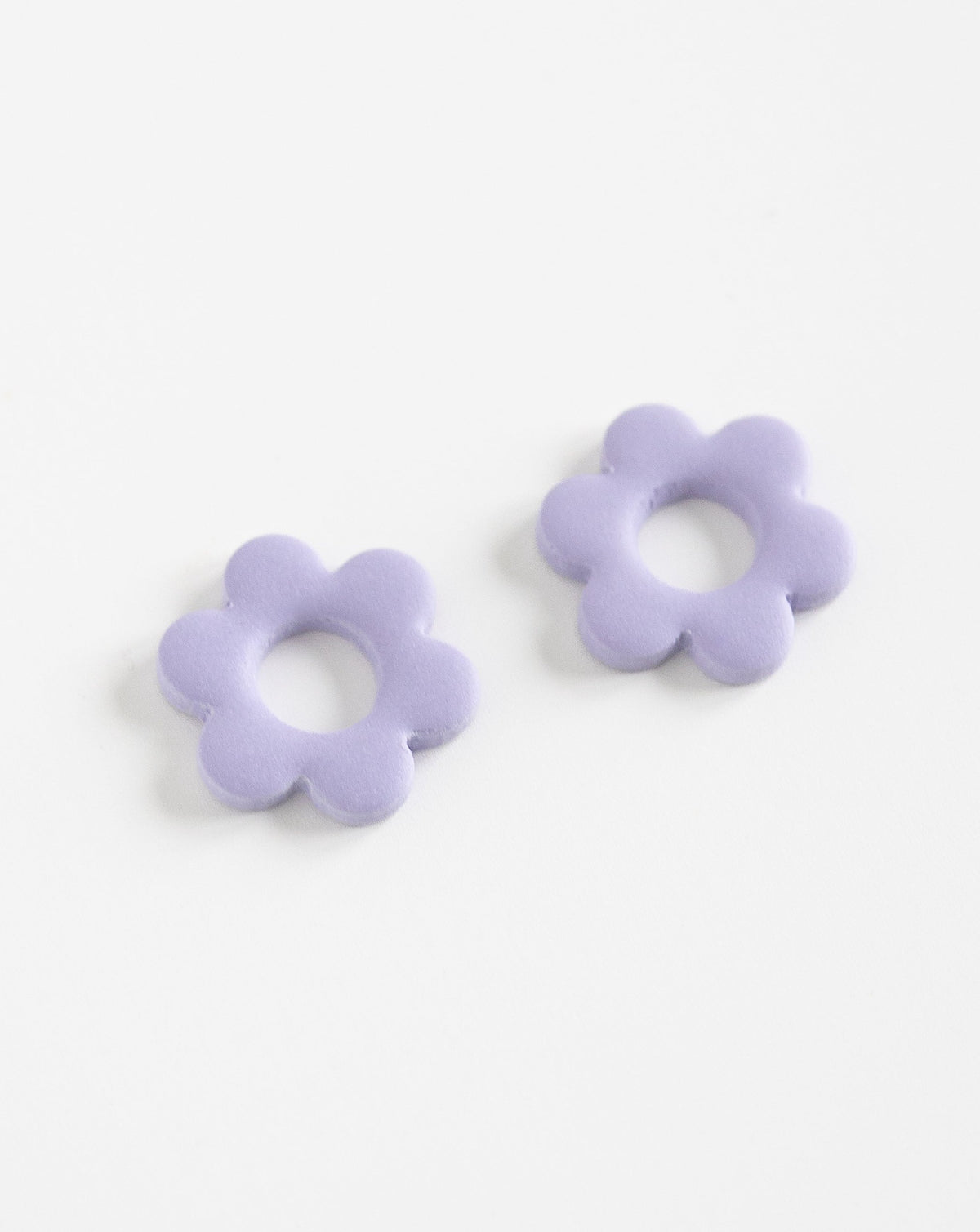Goli Beads in Lilac color, angled view.