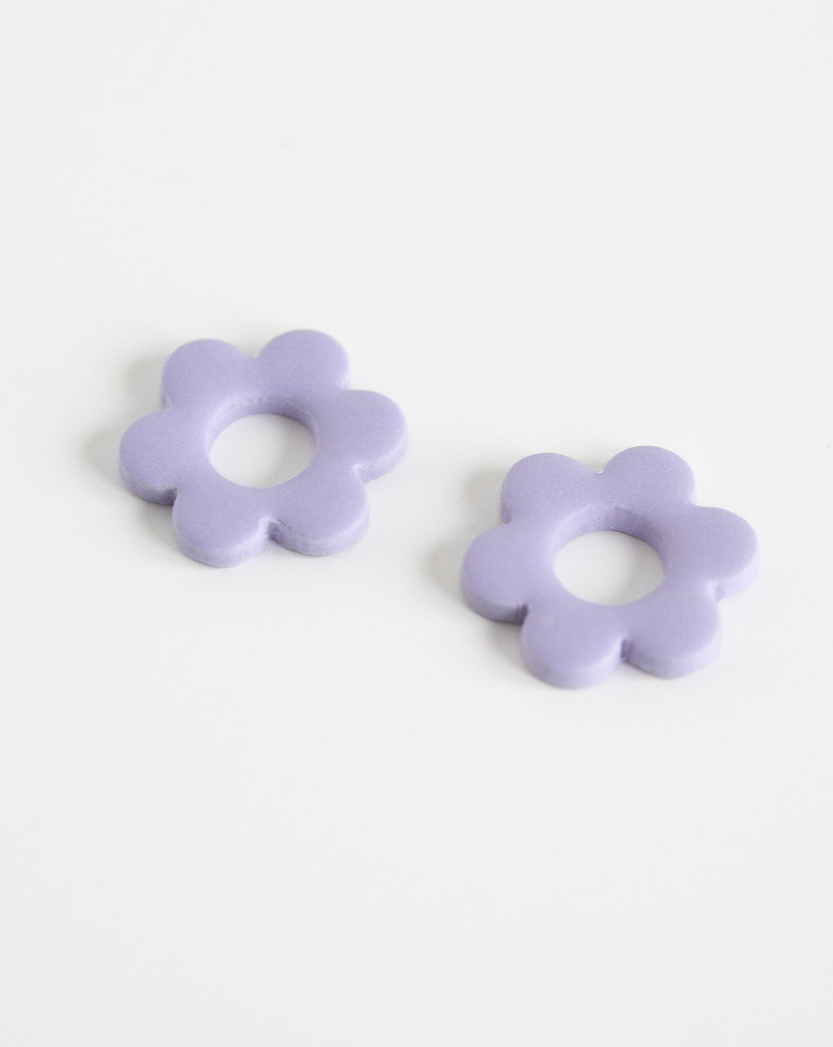 Goli Beads in Lilac color.
