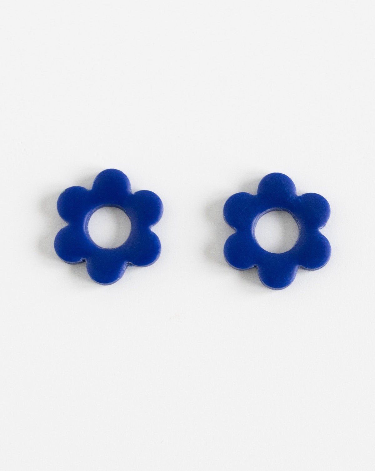 Close up of Goli Beads in Hue Blue color.