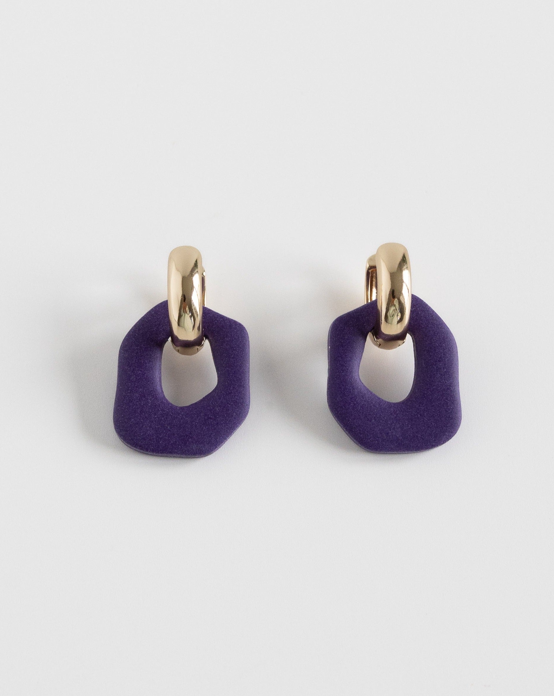 Large lovely wooden earrings - light purple, round - Kvičke Kvačke