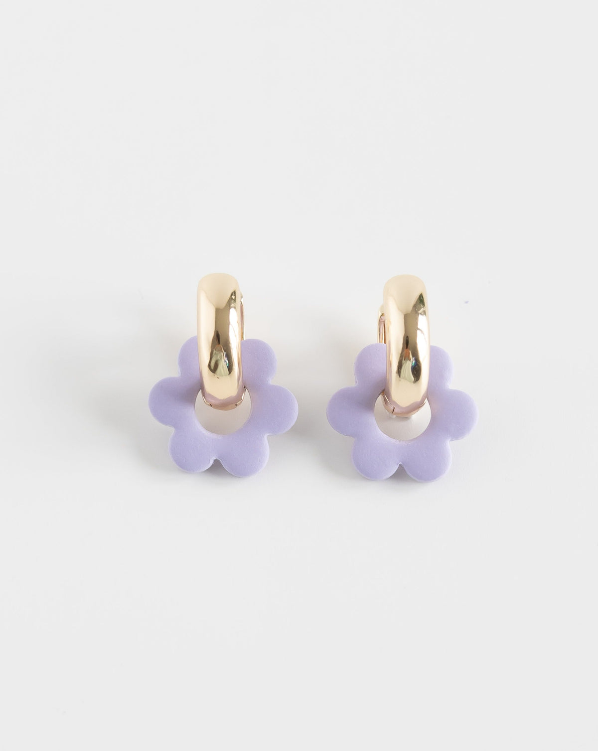 lilac color  Goli Bold earrings in silver hoops