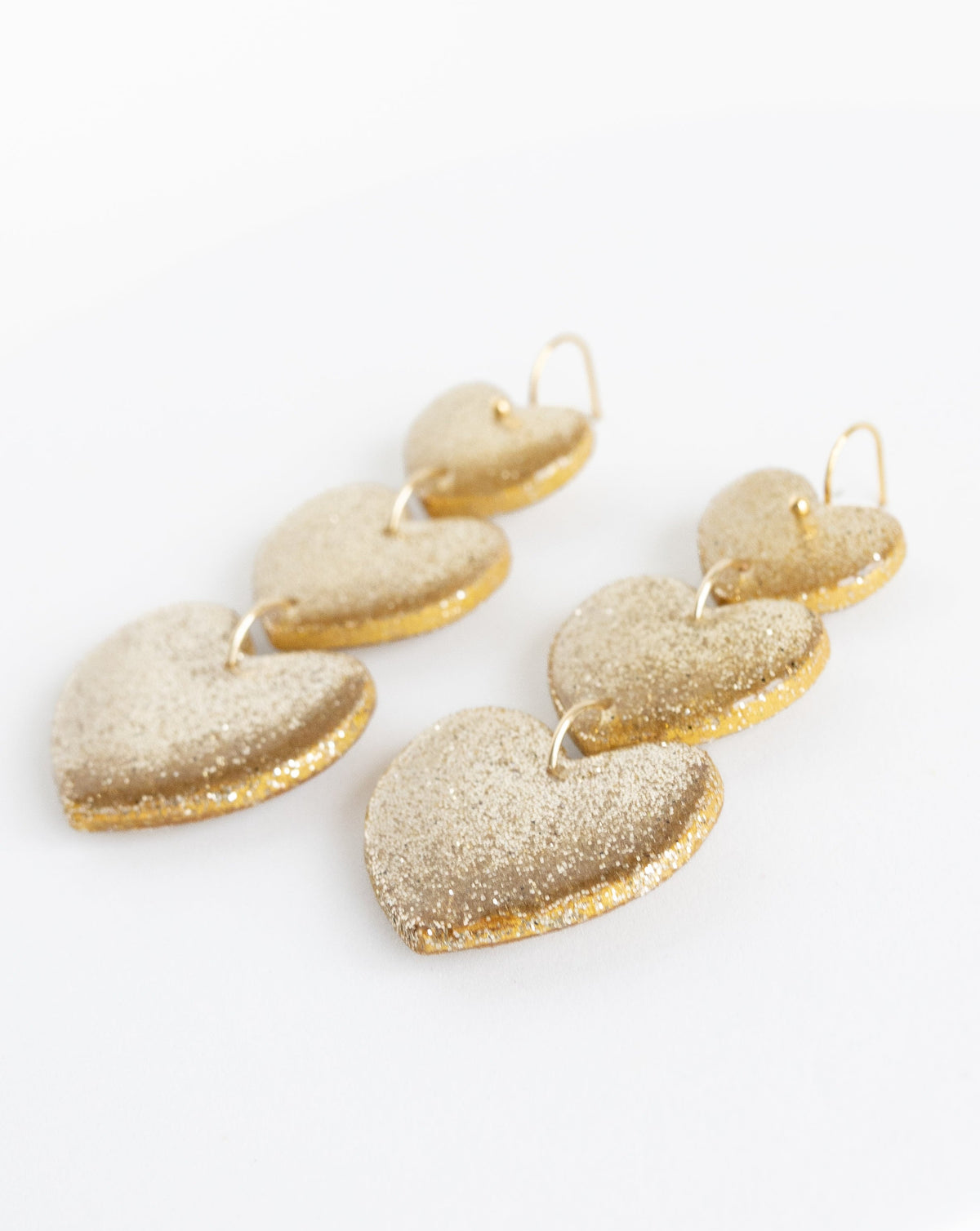 Close view of Leyli earrings in color gold.