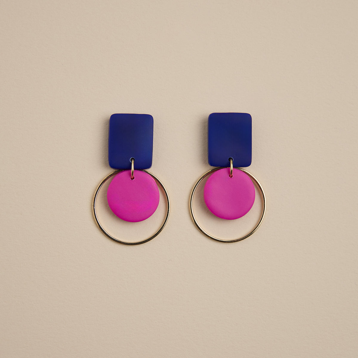 Shiva-earrings-fuchsia-gold