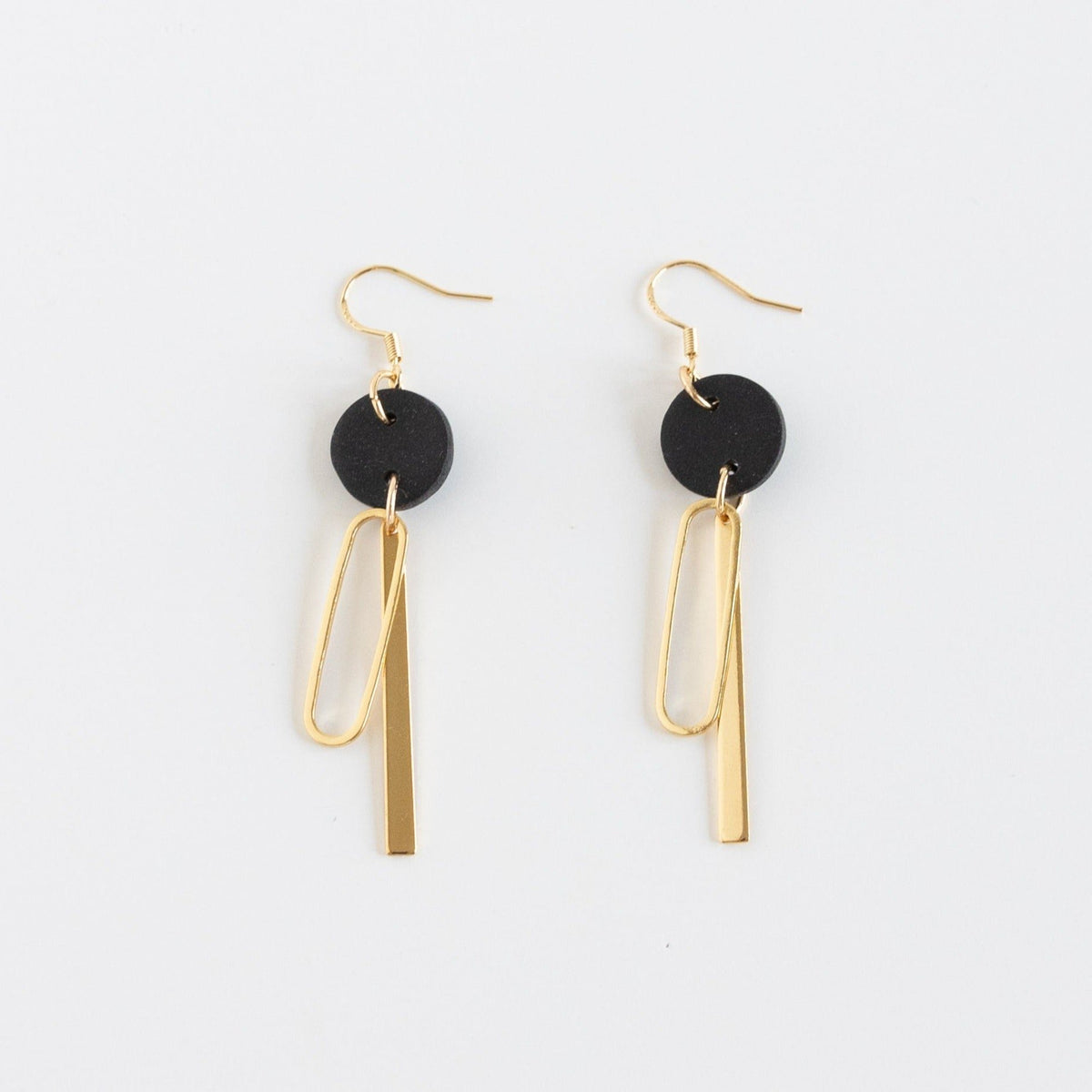 Star-Tale-earrings-black-gold-up view