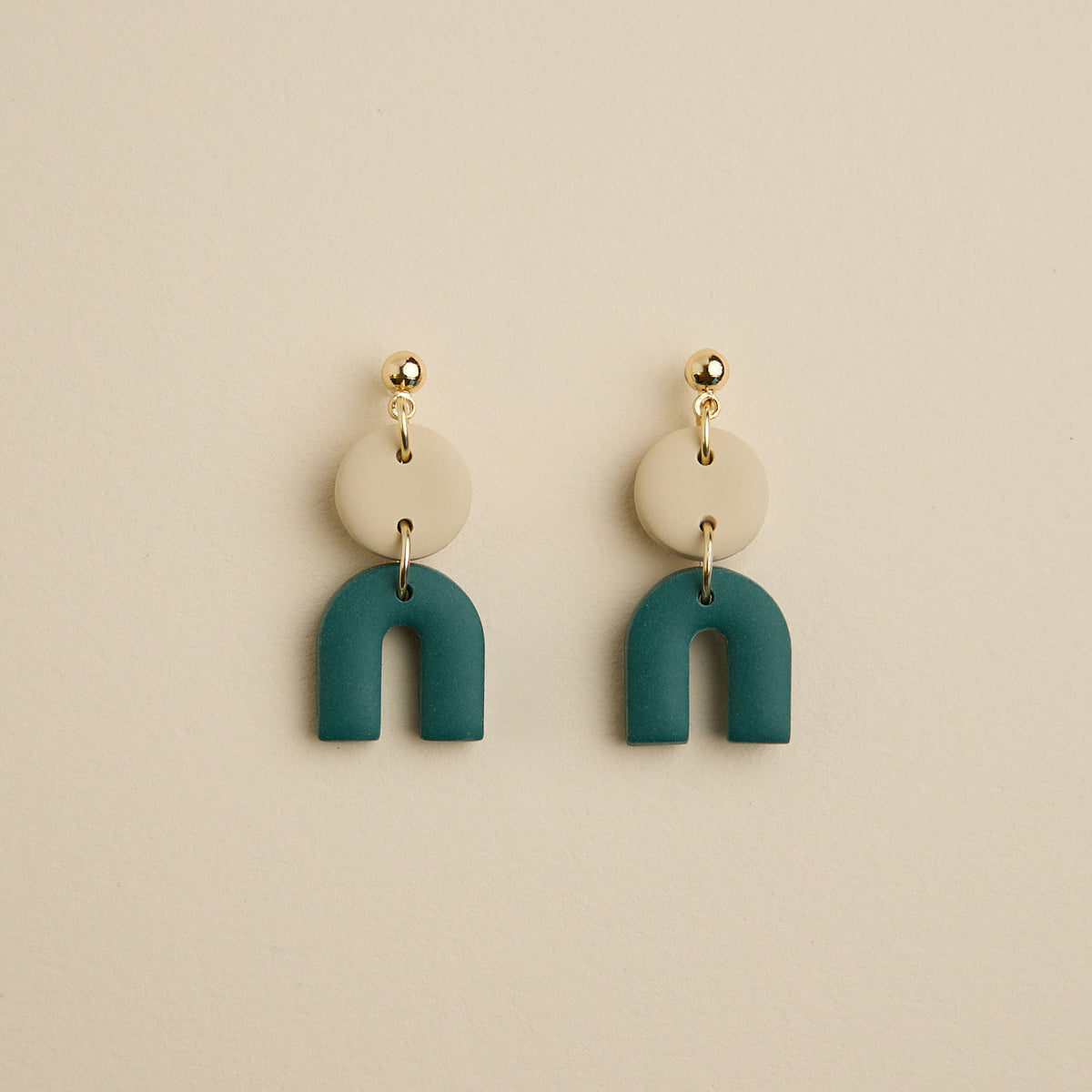 Tiny_Arch-Earrings-Pine-Gold