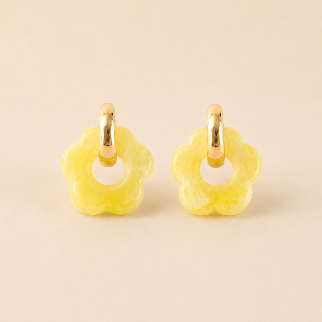 Glassy Daisy Earrings