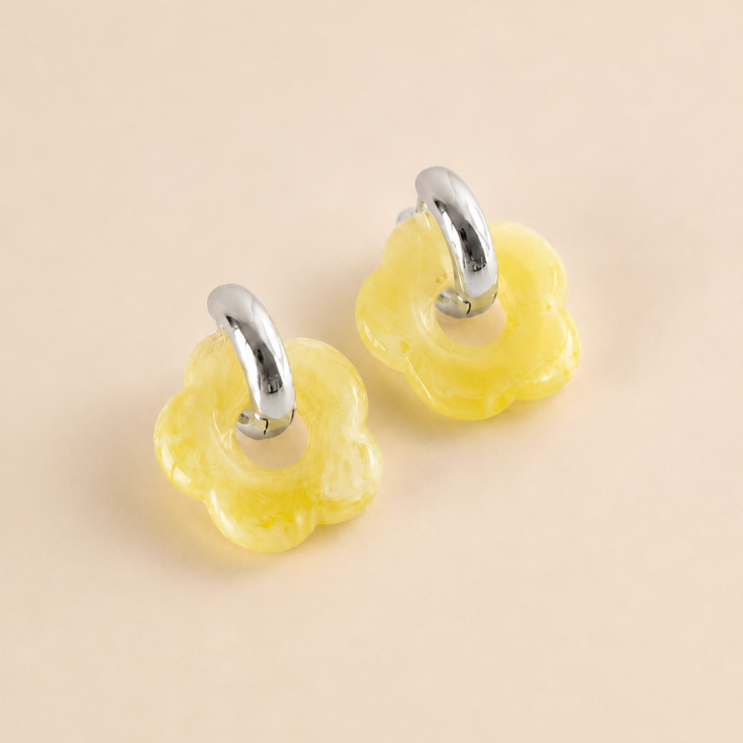 Glassy Daisy Earrings