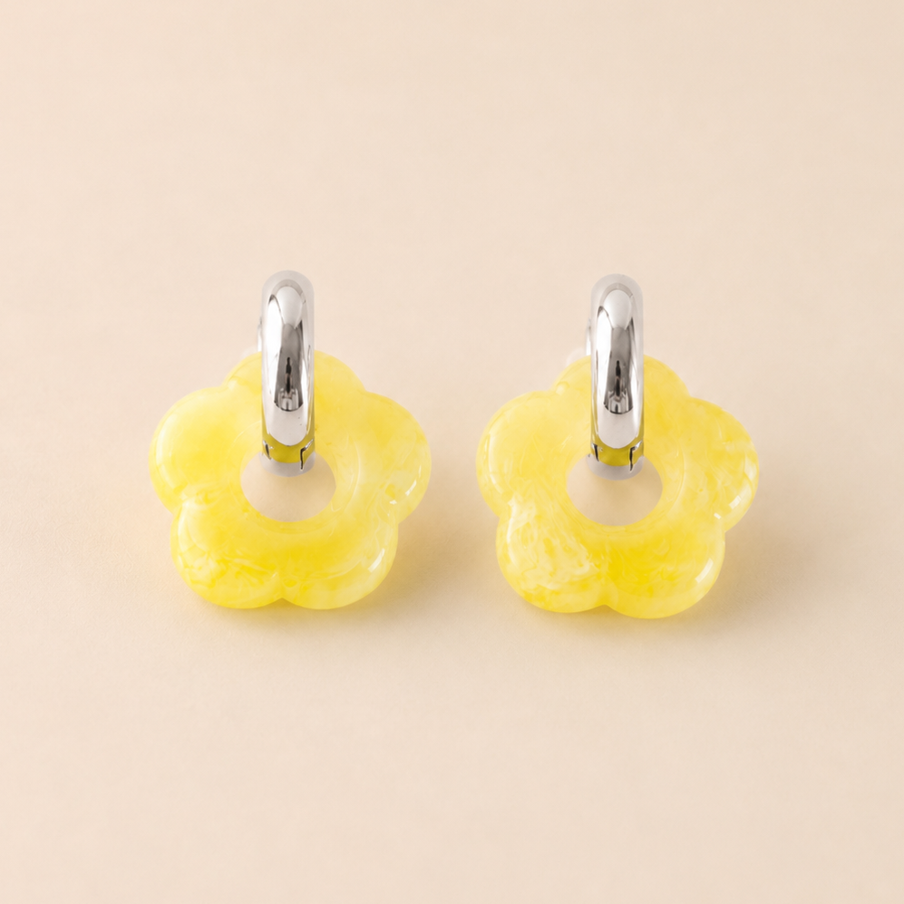 Glassy Daisy Earrings