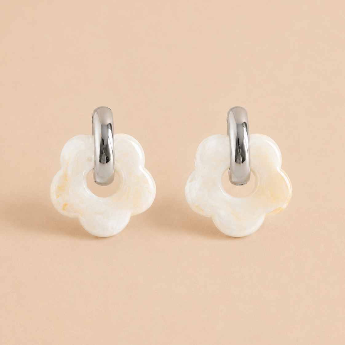 Glassy Daisy Earrings